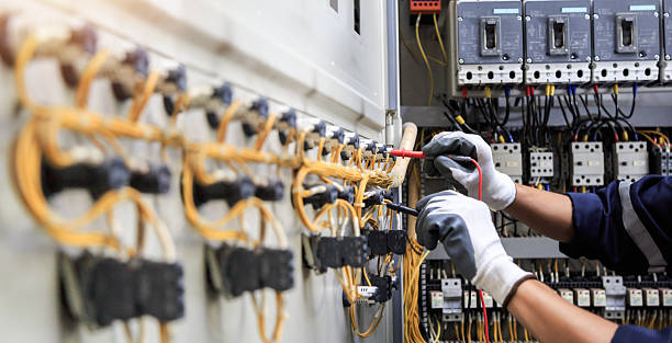 Professional Electrician technician working in Sun City, AZ